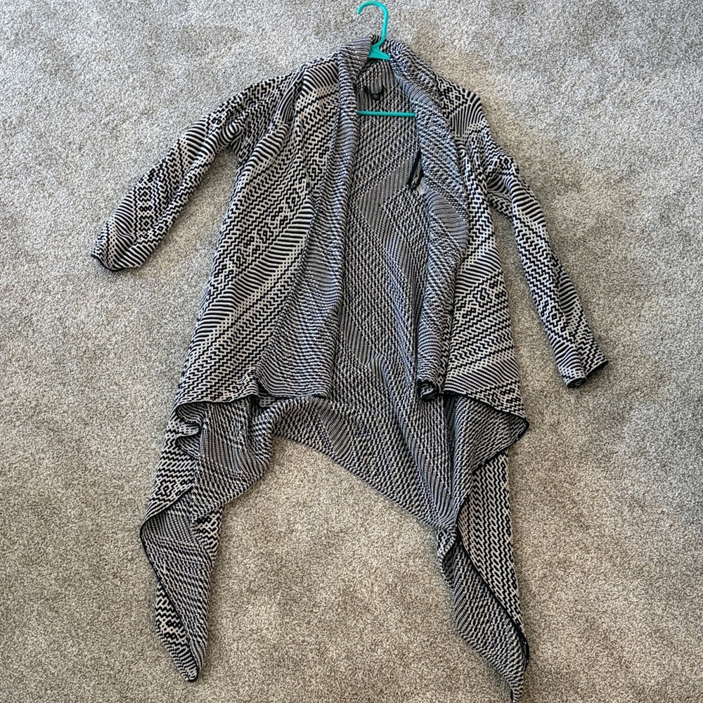 Jessica Simpson Black and White Draped Cardigan
